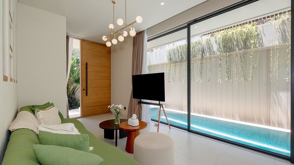 Loona Palm Seseh 1: Living room