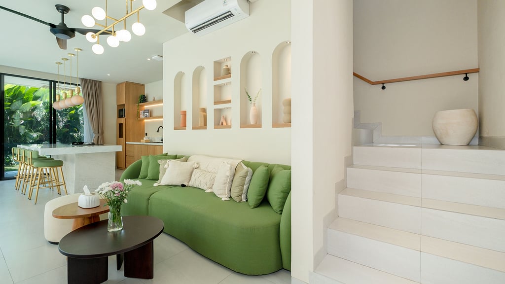 Loona Palm Seseh 1: Living room