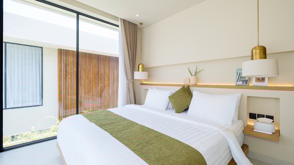 Loona Palm Seseh 1: Bedroom 2