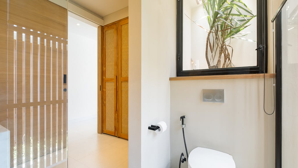 Loona Palm Seseh 1: Bedroom 2