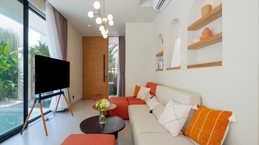 Loona Palm Seseh 2: Living room