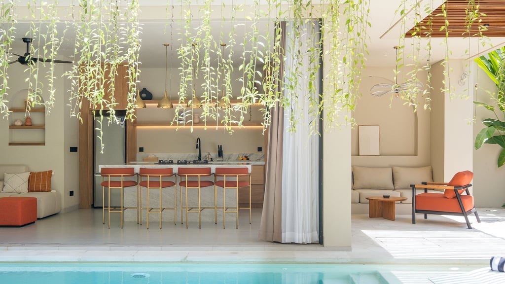 Loona Palm Seseh 2: Dining area