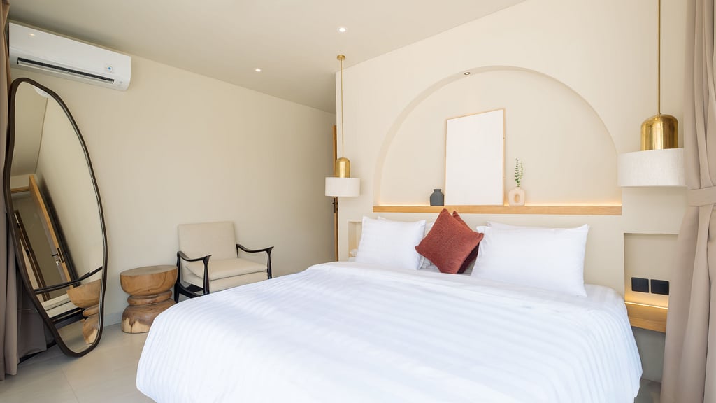 Loona Palm Seseh 2: Bedroom 1