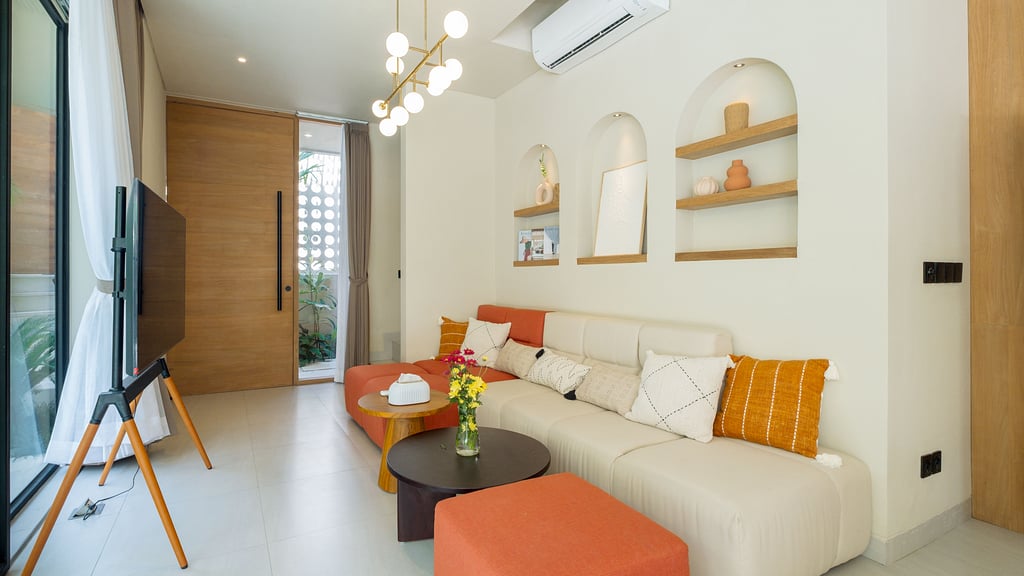 Loona Palm Seseh 2: Living room