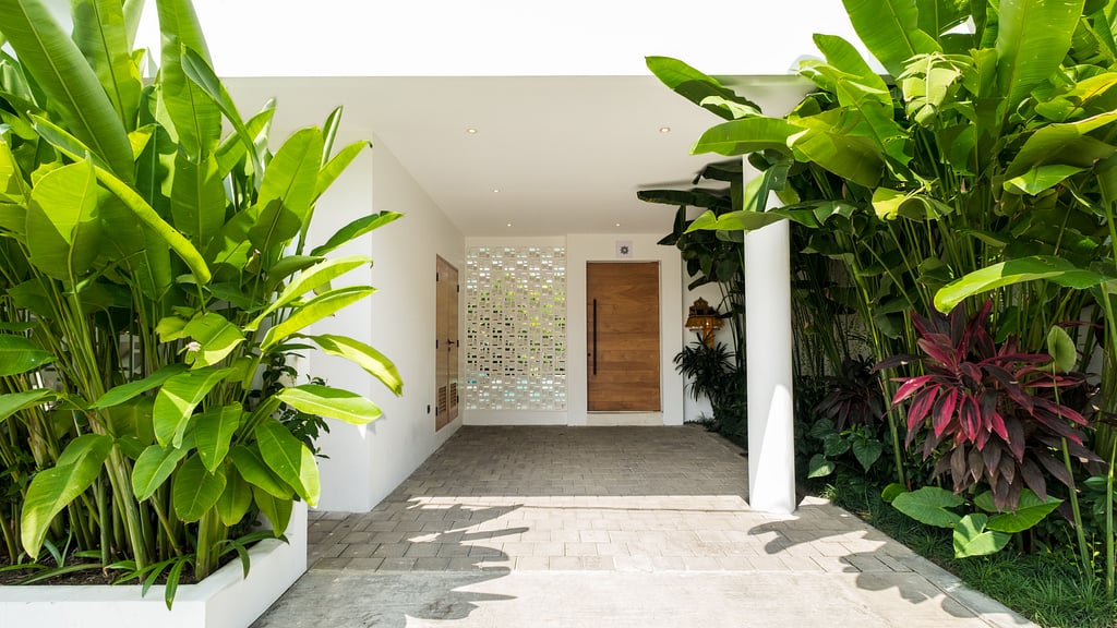 Loona Palm Villa 2: Parking areas