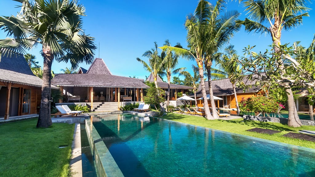 Mannao Estate: Swimming pool 1