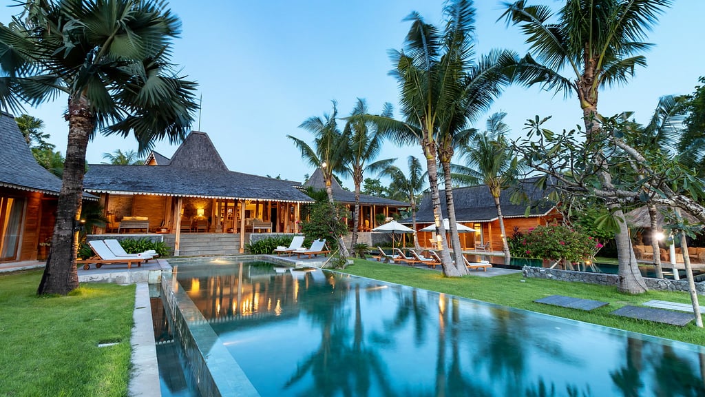 Mannao Estate: Swimming pool 1