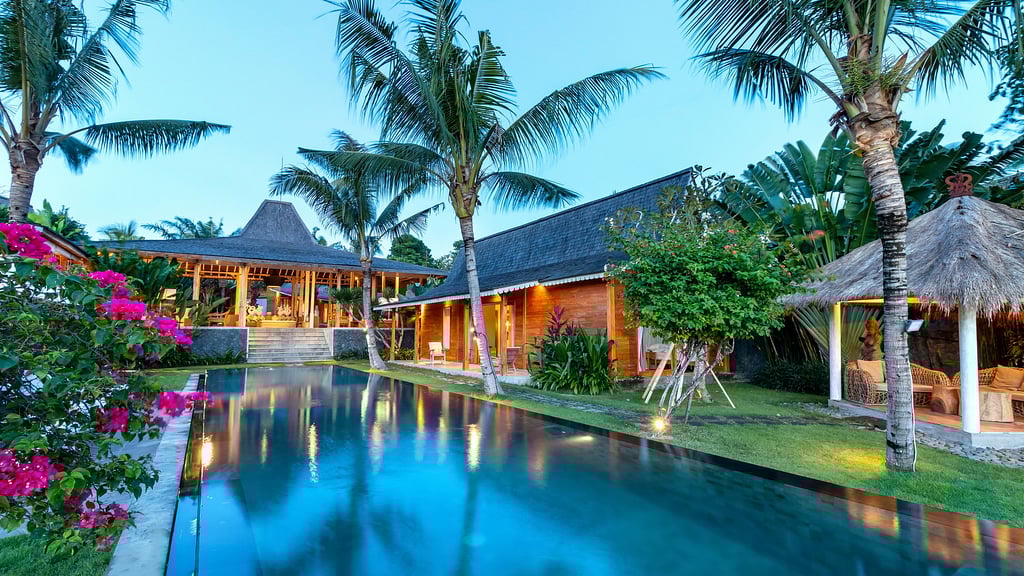 Mannao Estate: Swimming pool 2