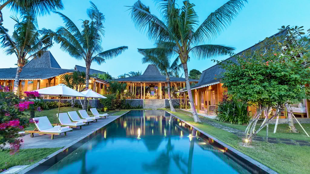 Mannao Estate: Swimming pool 2