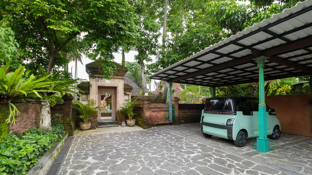 Rumah Melati Estate: Parking areas