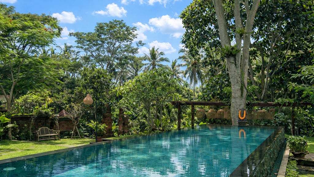Rumah Melati Estate: Swimming pool
