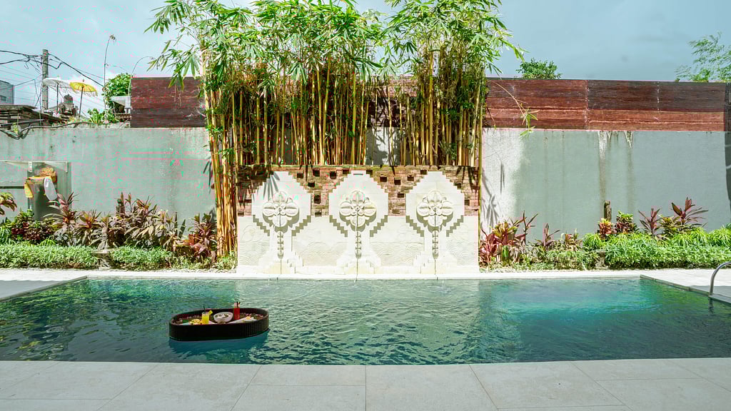 Shanti Estate - Cinta