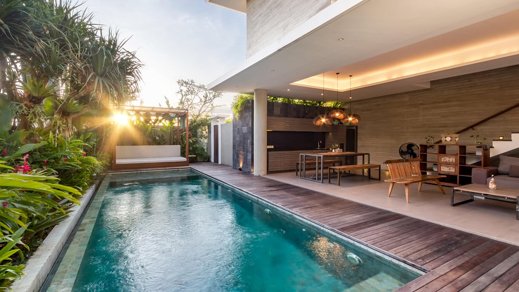 Swan Estate: Swimming pool 4