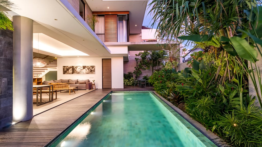 Swan Estate: Swimming pool 4