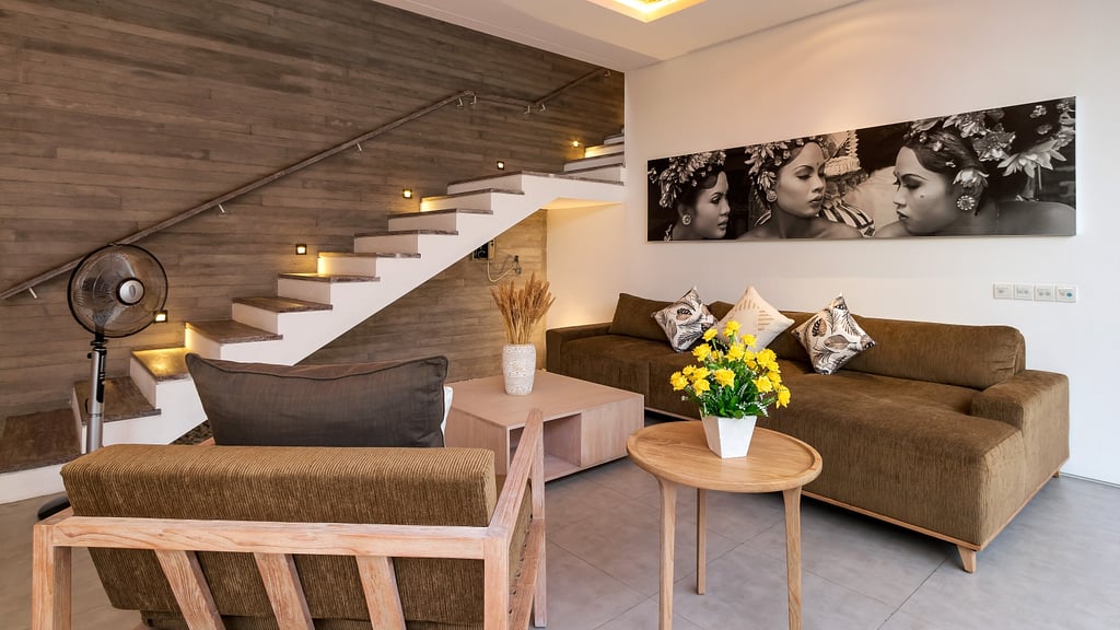 Swan Villa 1: Living room