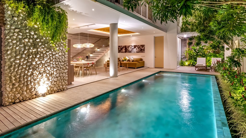 Swan Villa 2: Zwembad