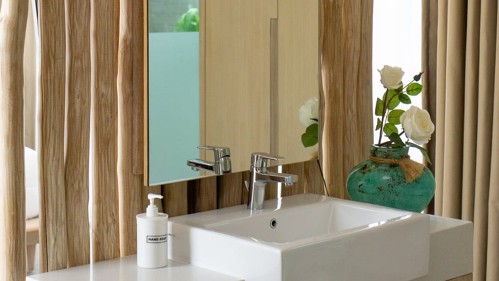 Swan Villa 3: Others