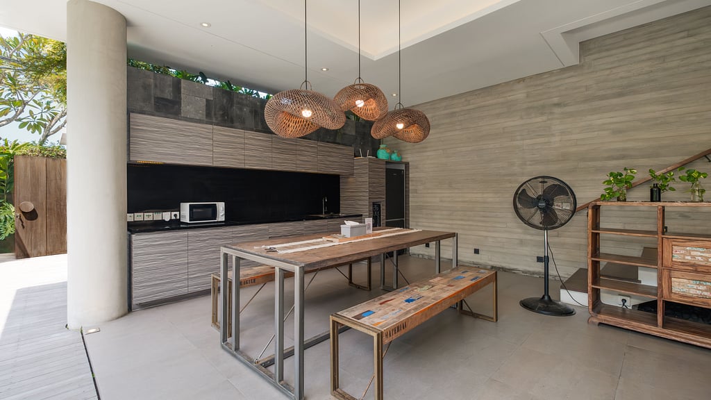 Swan Villa R: Dining area