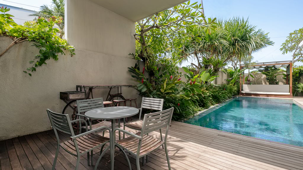 Swan Villa R: Terrace/Veranda