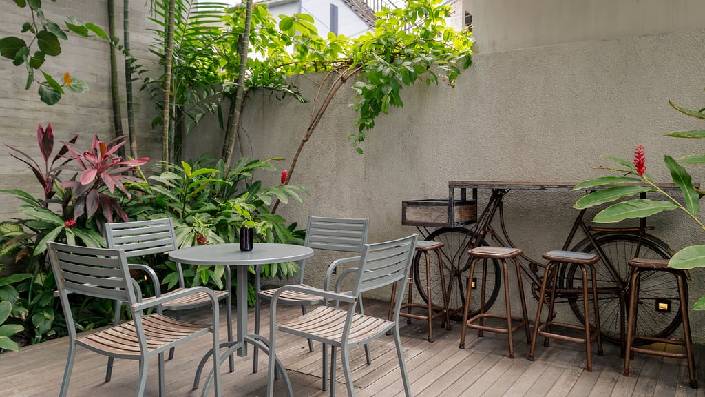 Swan Villa R: Terrace/Veranda