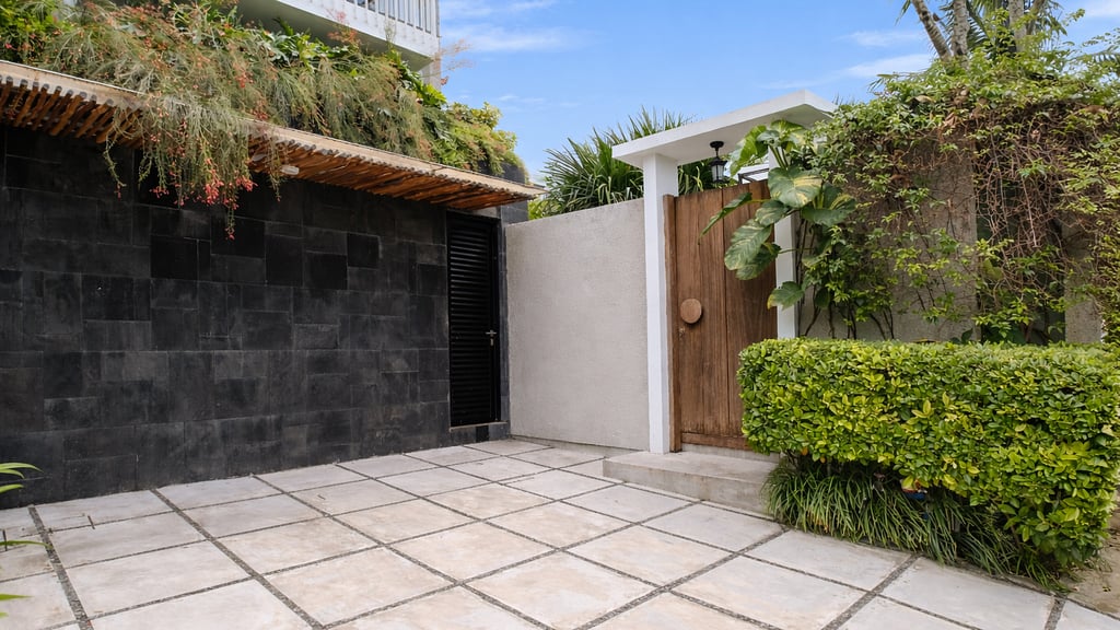 Swan Villa R: Parking areas