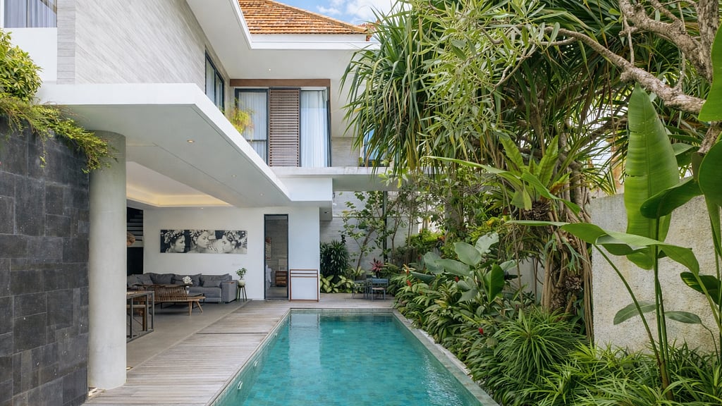 Swan Villa R: Swimming pool