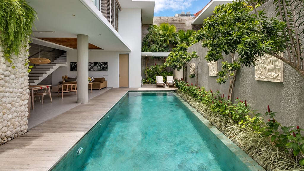 Swan Villas: Zwembad 1