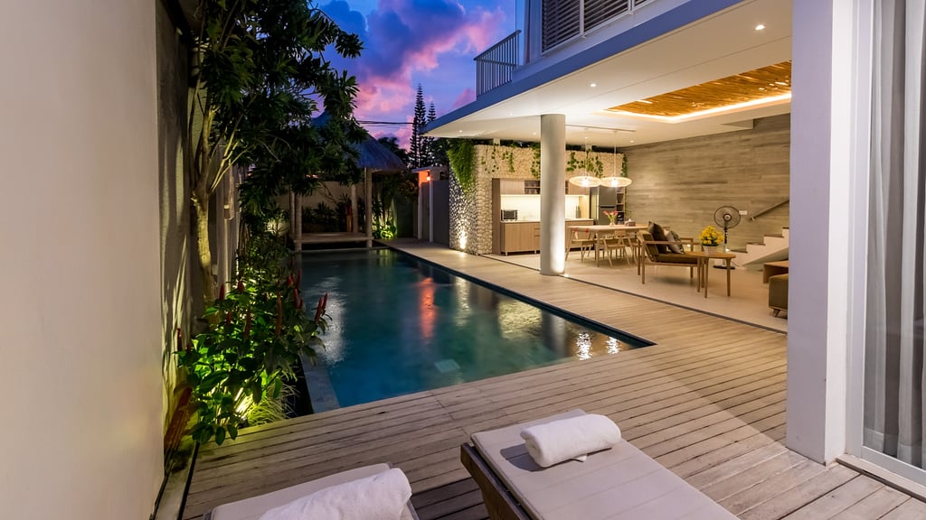 Swan Villas: Zwembad 2