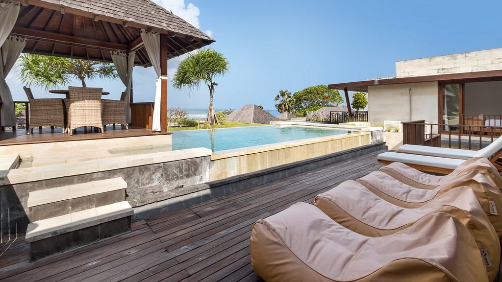 The Chands Estate: Swimming pool 8