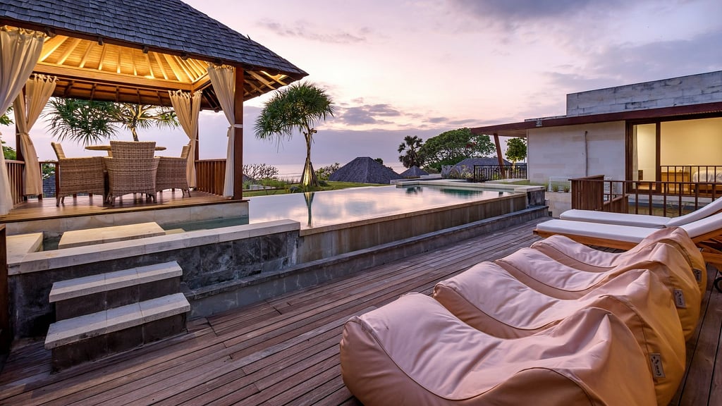 The Chands Estate: Swimming pool 7