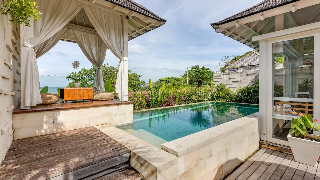 The Chands One: Swimming pool
