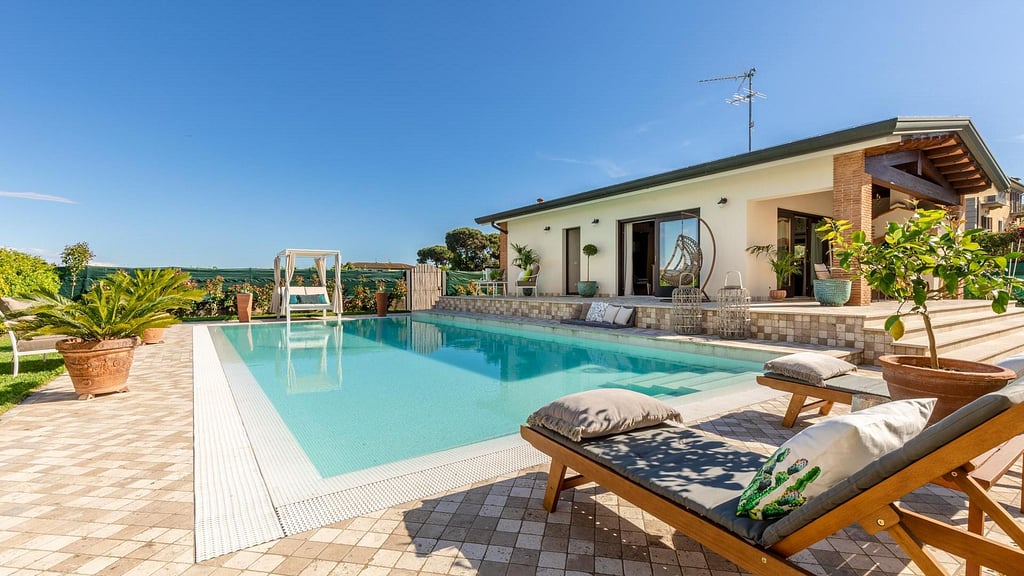 The Luxury Beach Villa