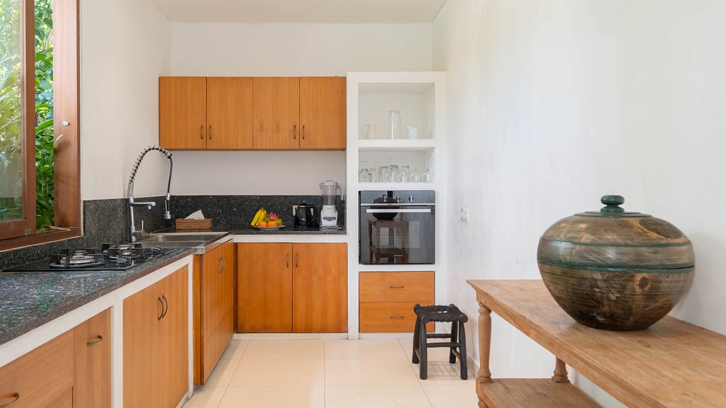 Alea Estate: Kitchen 2