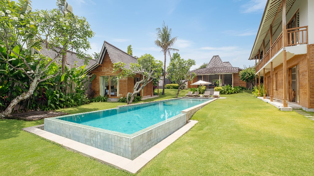 Alea Estate: Swimming pool 1