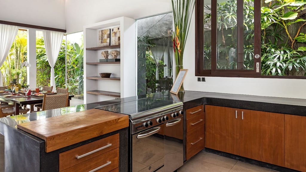 Villa Alice Dua: Kitchen
