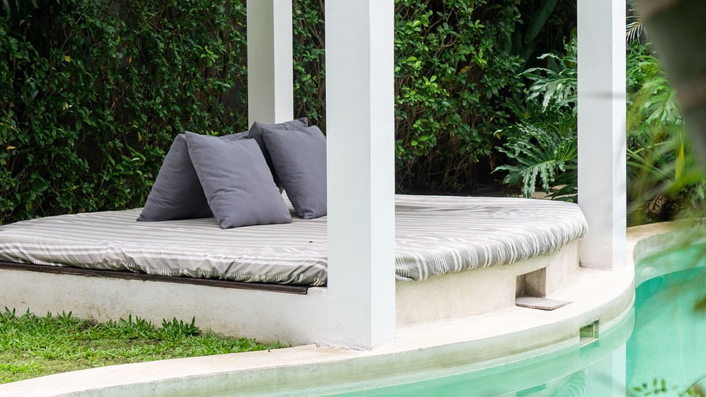 Villa Alice Dua: Swimming pool