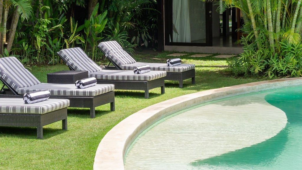 Villa Alice Dua: Swimming pool