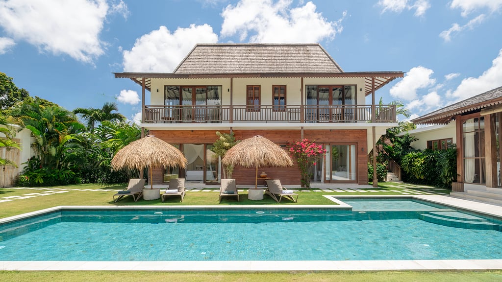 Villa Aloui: Swimming pool