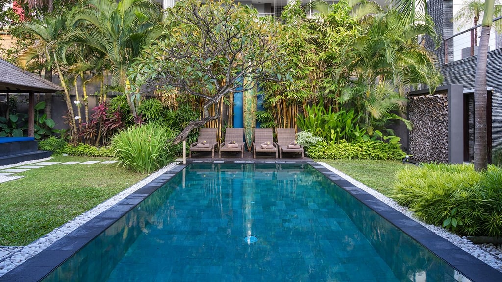 Villa Anjali Blue in Seminyak, Bali (4 bedrooms) - Best Price & Reviews!