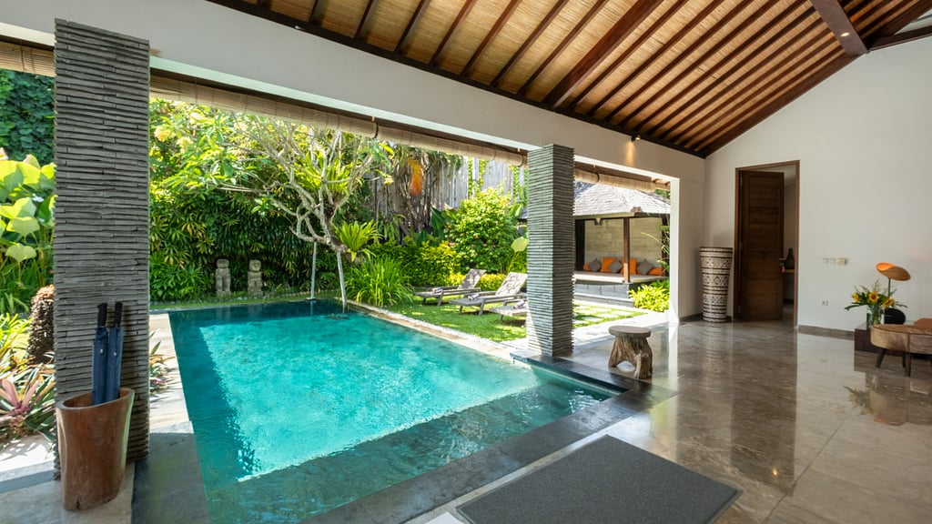 Villa Anjali Chocolate: Swimming pool 1