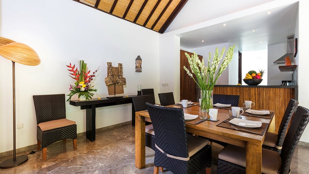 Villa Anjali Orange: Dining area