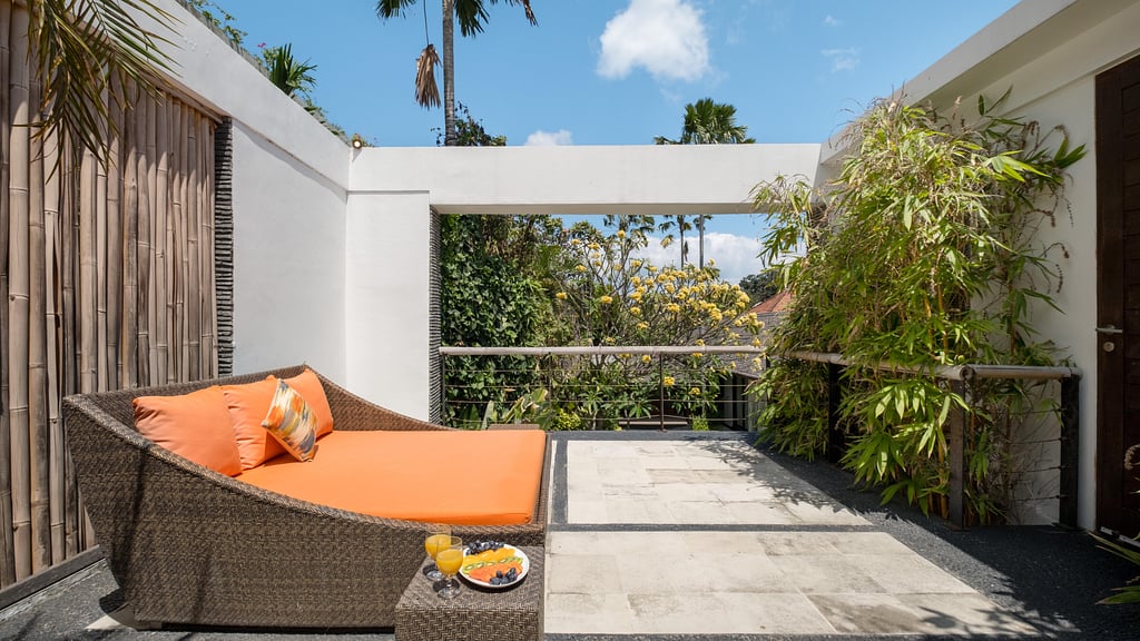 Villa Anjali Orange: Terrace/Veranda