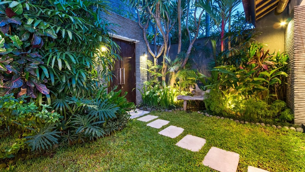 Villa Anjali Purple: Garden