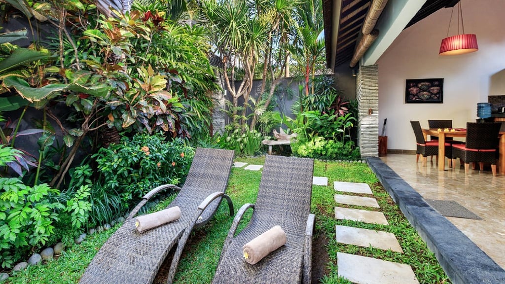 Villa Anjali Purple: Garden