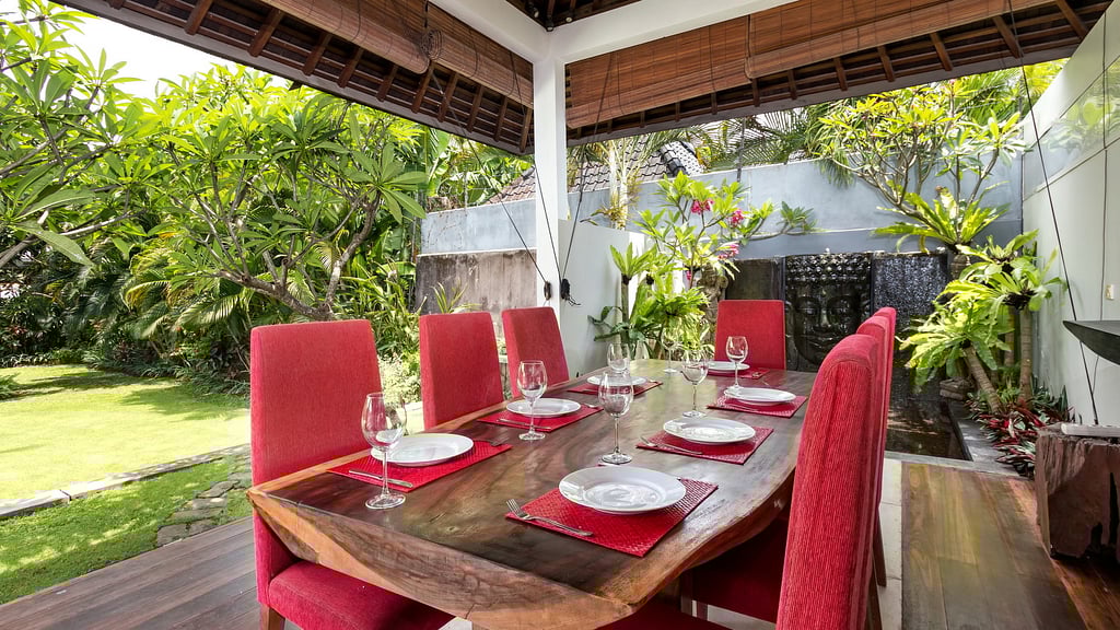 Villa Arte: Dining area