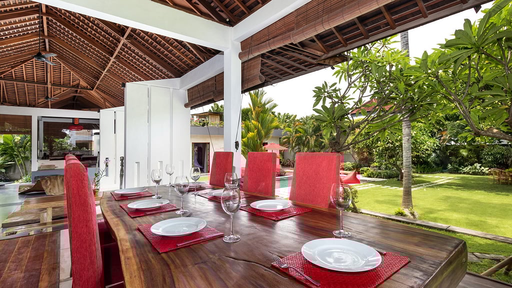 Villa Arte: Dining area