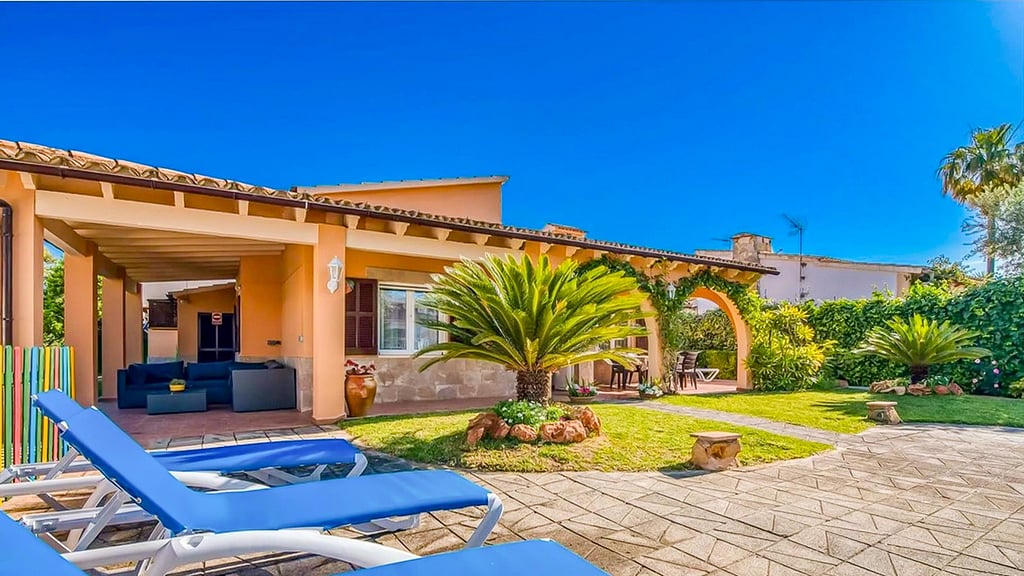 VILLA BELLOTA