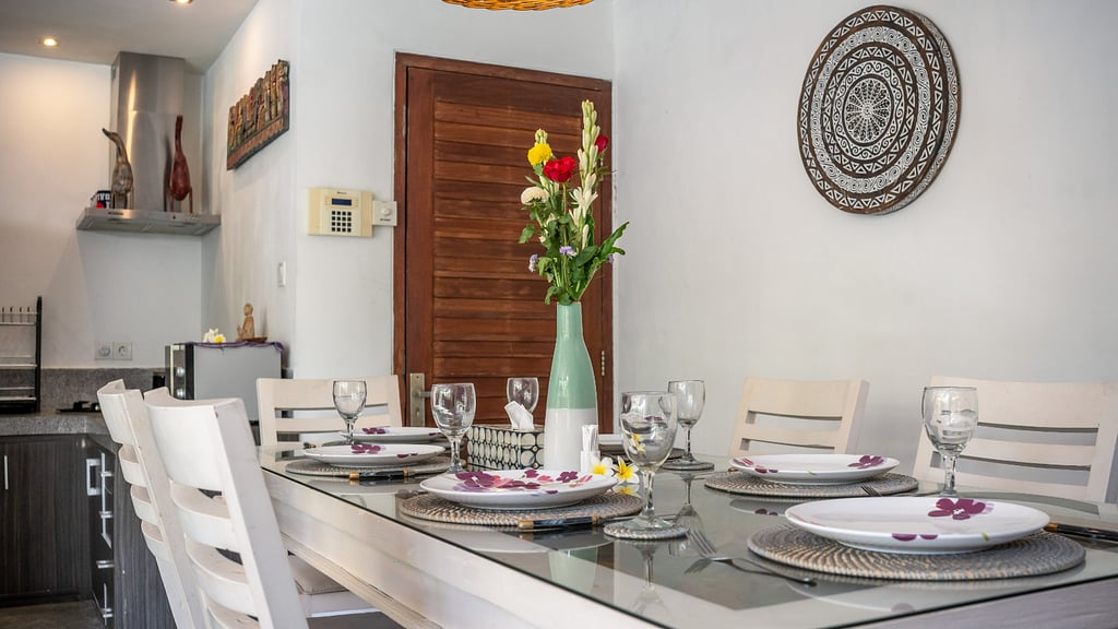 Villa Bewa: Dining area