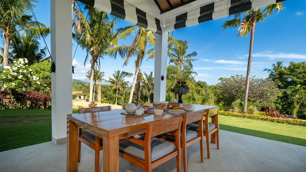 Villa Bloom: Dining area