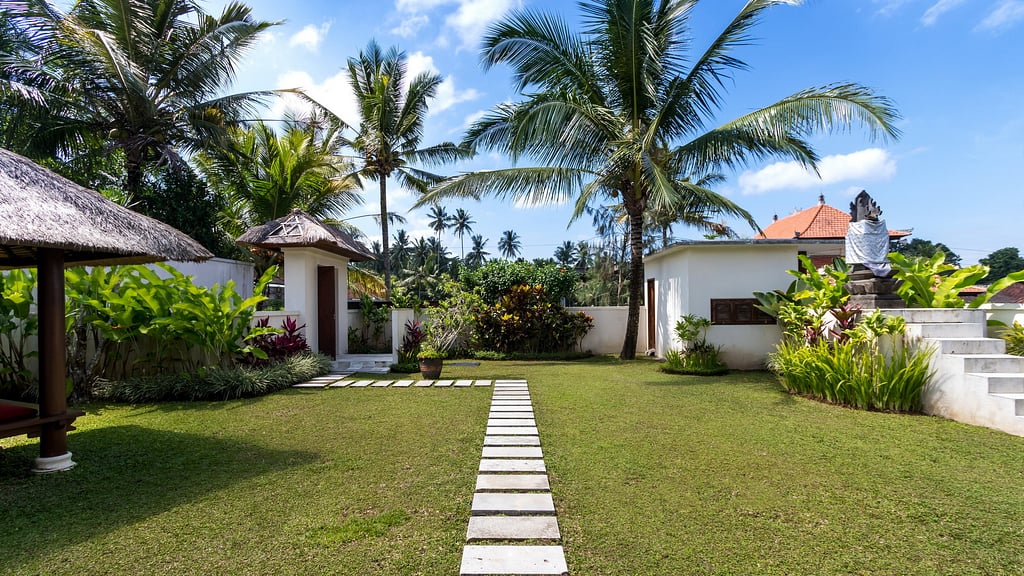 Villa Candi Kecil Tiga: Garden